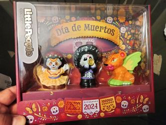 Dia De Los Muertos Little People Collection 