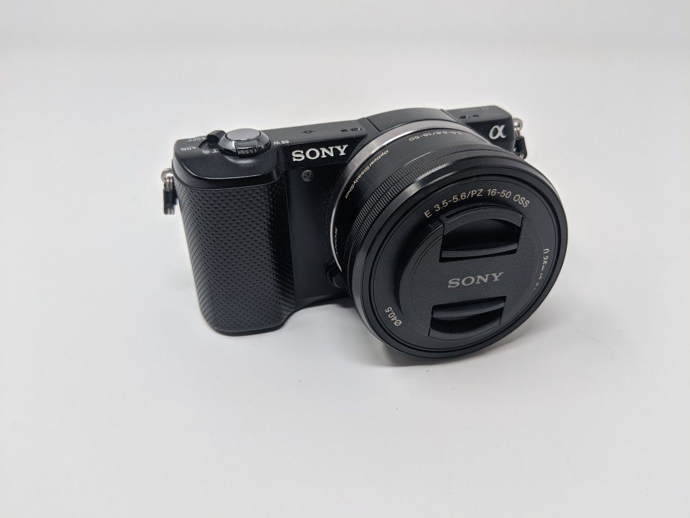 Sony a5000 20.1MP Mirorrless APS- Digital Camera Black E PZ OSS 16-50mm Kit Lens