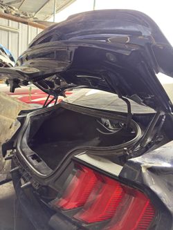 15-23 FORD MUSTANG TRUNK LID WITH CAMERA