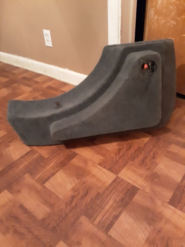 Is a car box with a 10" woofer