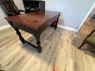 Free wood desk.