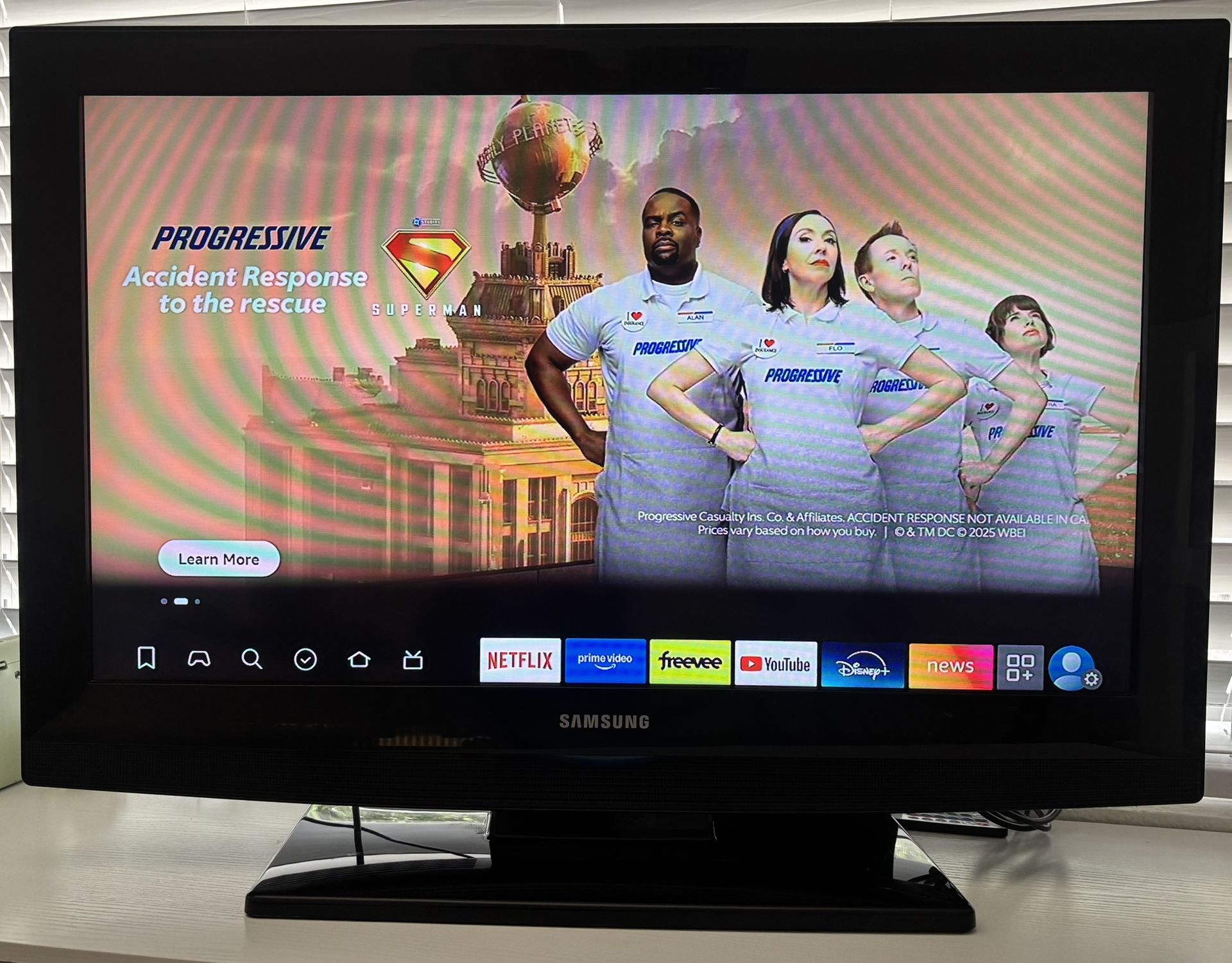 Samsung 32’’ TV w/ Roku TV
