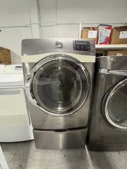 Samsung Front Load Dryer with Steam