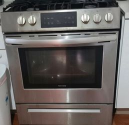 Used stove works amazing just moving