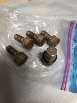 Mercedes Original Wheel Bolts With Locks And Key