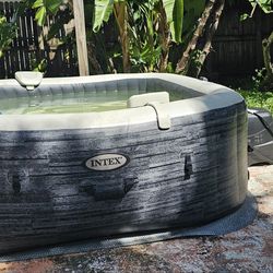 Intex Hidromasaje inflable para  6 personas