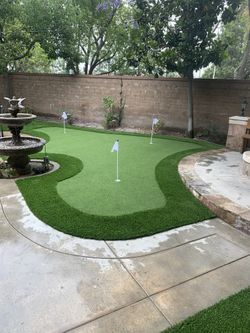We Do Putting Green
