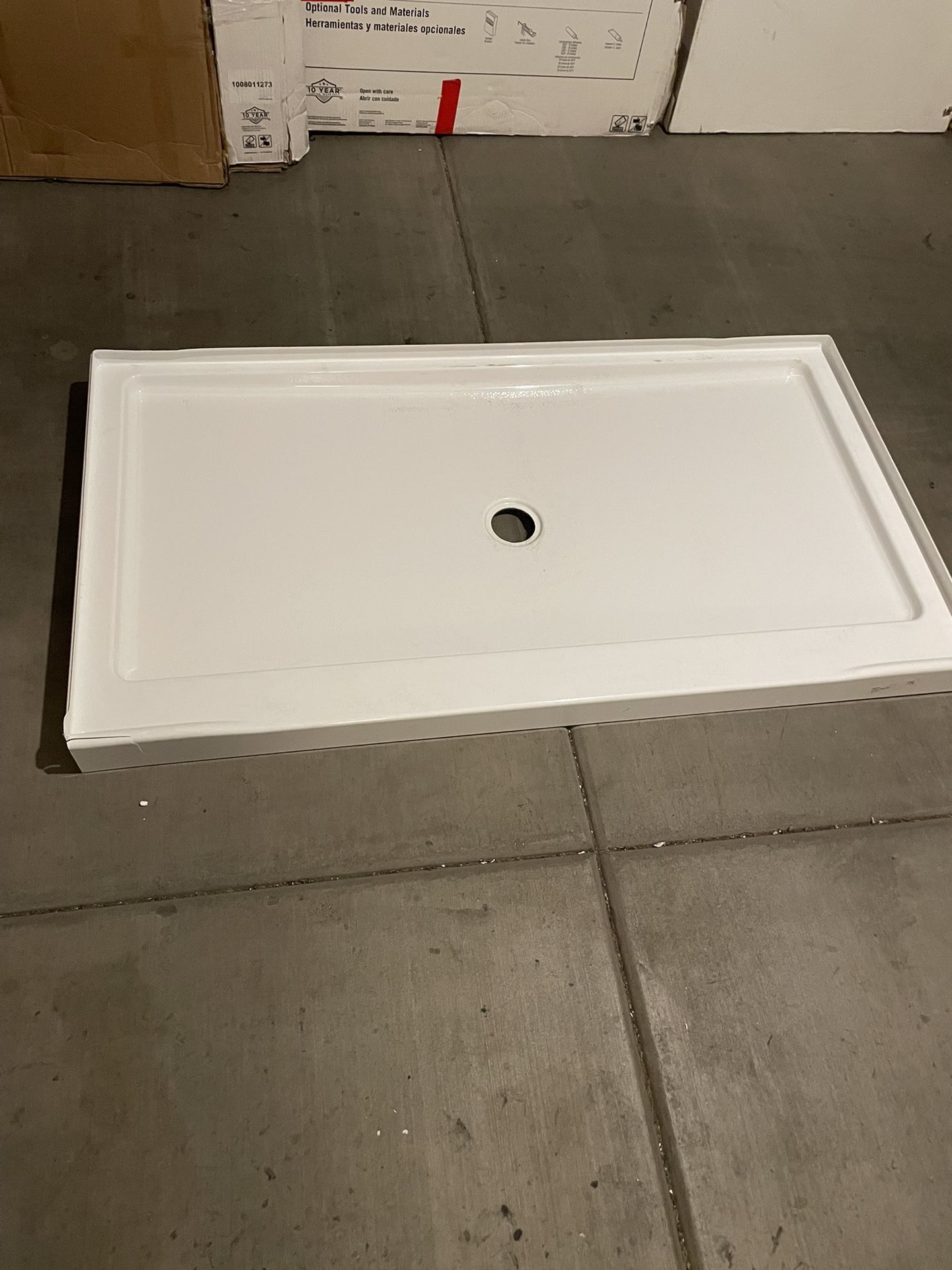 Delta Classic 500 60 in. x 32 in. Center Drain