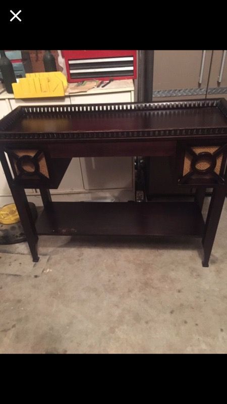 Beautiful console/side table