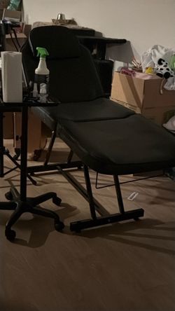 Tattoo chair