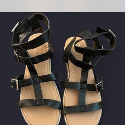  Yoki- Black and tan leather sandals Size 8