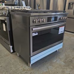 New Frigidaire - Gallery 4.6 Cu. Ft. Freestanding Dual Fuel Total Convection Range with Air Fry - Sta