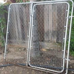 Fence  Gate With Door