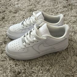 Air Force 1s (AF1) Size 7 Women
