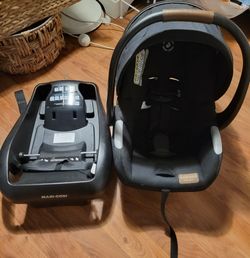 Maxi Cosi Mico Lux Rear Facing Car Seat with Base. Like New