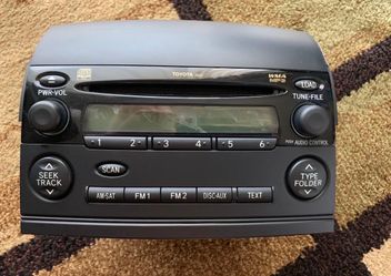 1 Factory Radio, AM FM, CD MP3 Compatible with Toyota Sienna