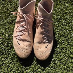 Nike Soccer Cleats- Size 10 (Used)