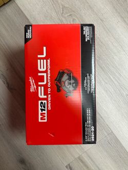 Milwaukee M12 FUEL 12V Lithium-Ion Brushless 5-3/8 in. Cordless Circular Saw (Tool-Only