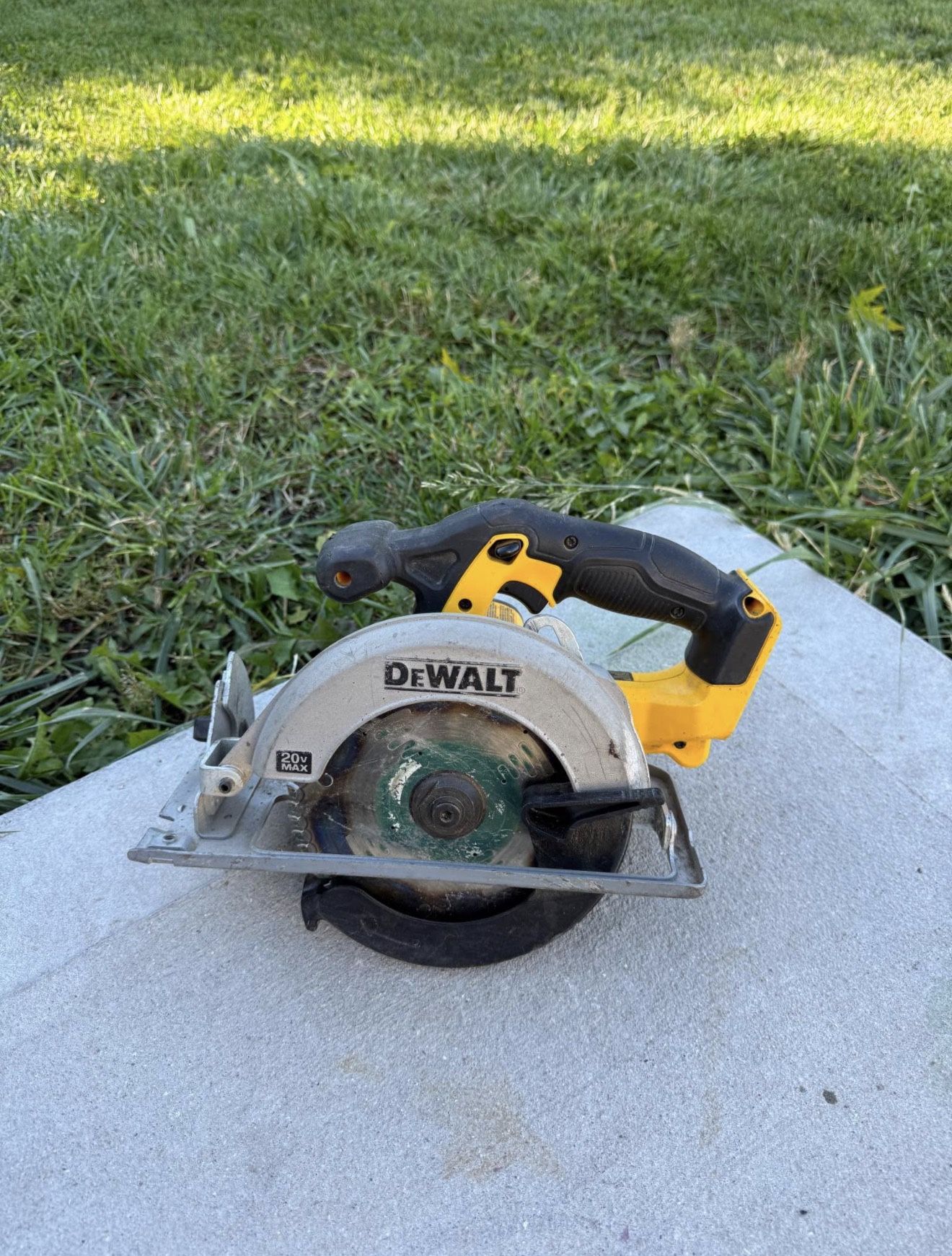 20V MAX Cordless 6.5 in. Sidewinder Style Circular Saw (Tool Only)