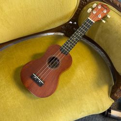 Amahi Ukulele 