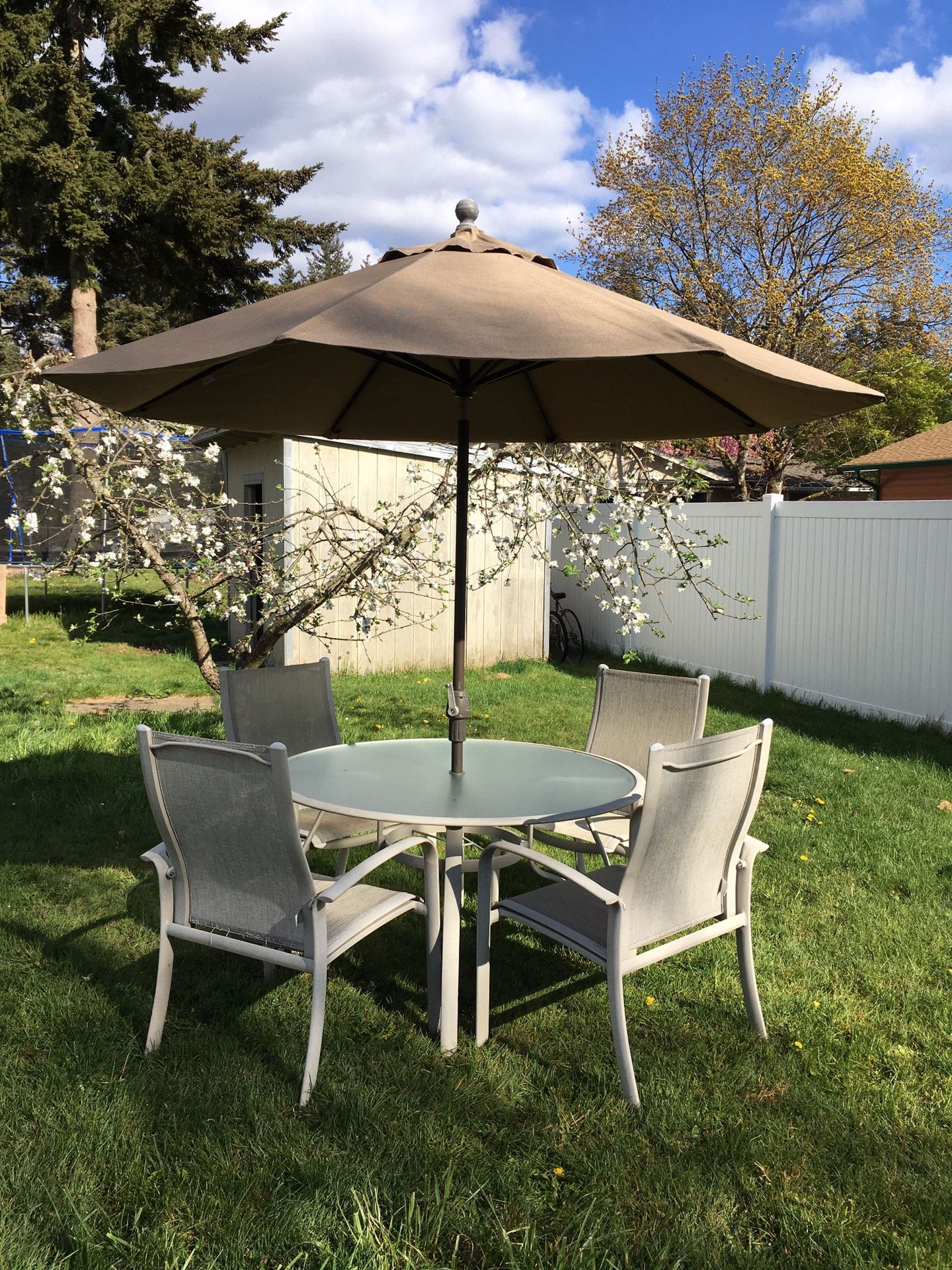 Beautiful Costco Patio Set! for Sale in Lacey, WA OfferUp