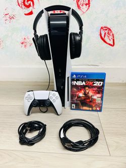 PlayStation 5 - Disc Version - 825GB , Bonus 1 Game , 1 Headset ( Used Very New )