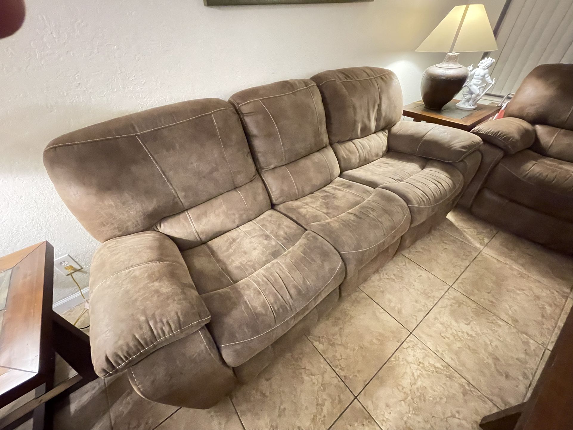 Living Room Forniture / Sectional Sofa /loveseat / Reclining Sofa / OFFER WELCOME 