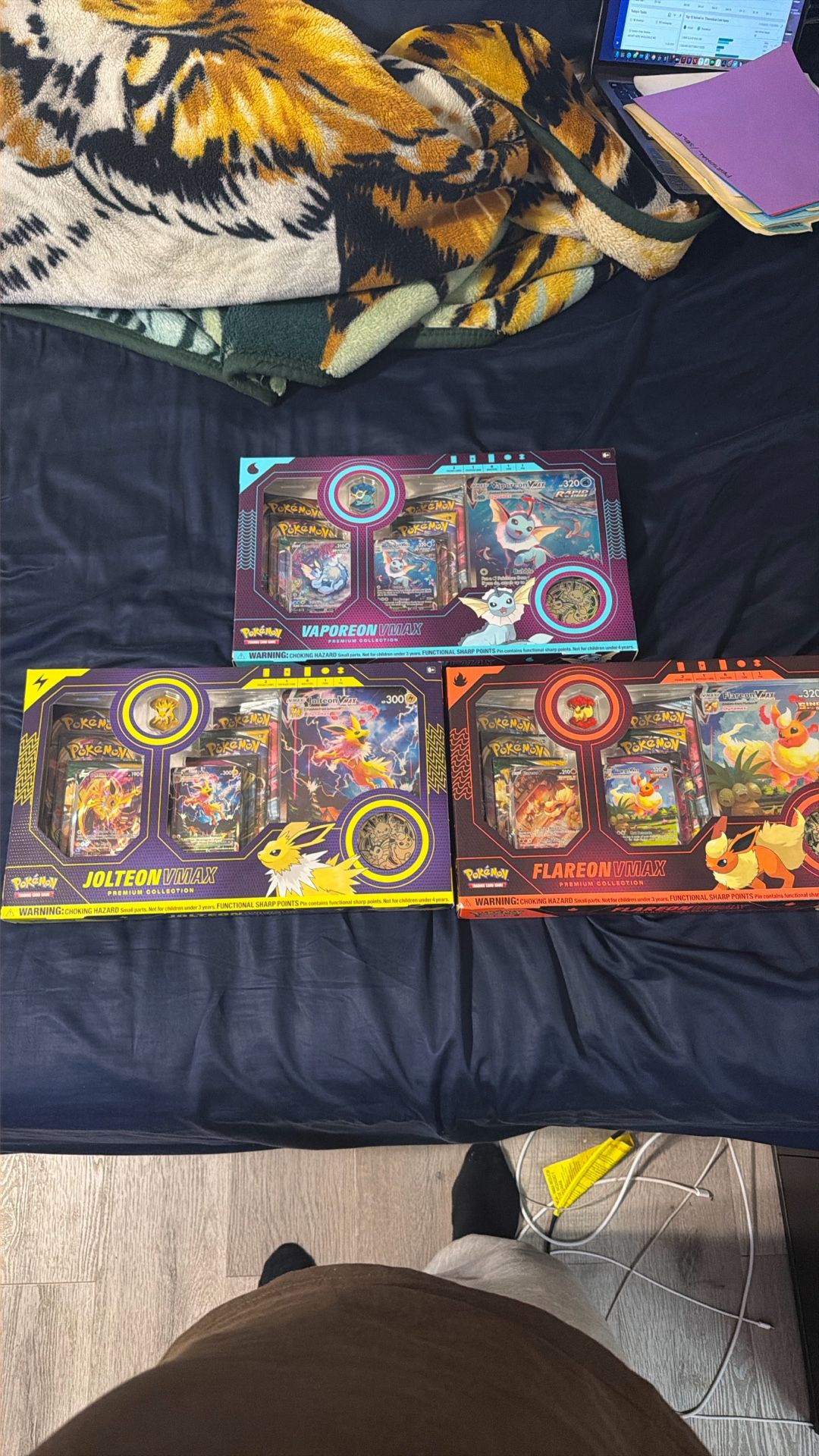 Eeveelution VMAX Collection Boxes