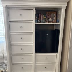 dresser / armoire 
