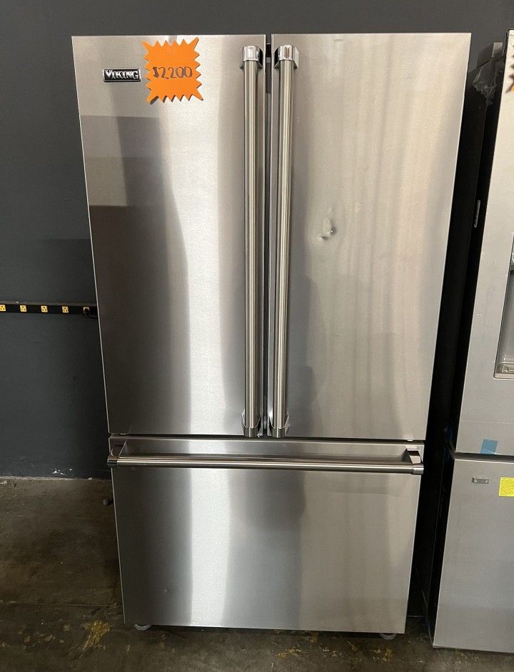 Viking Stainless Steel French Door Refrigerator 4Y0T