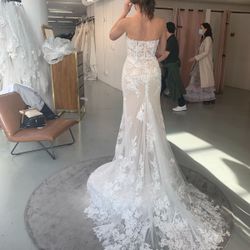 Wedding Dress (Never Worn)