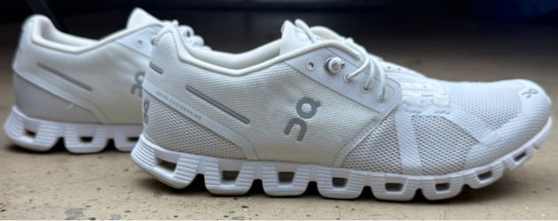 On Cloud Women's 8