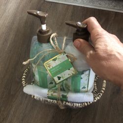 Hand oap And Lotion Set With Towel And Basket