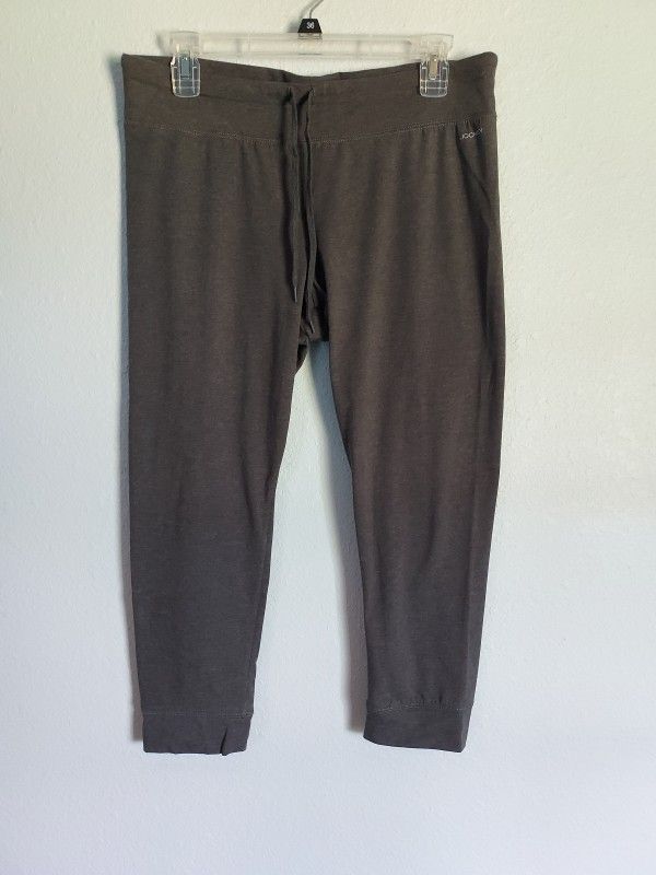 Jockey Women's Gray Capri Leggings Size XL