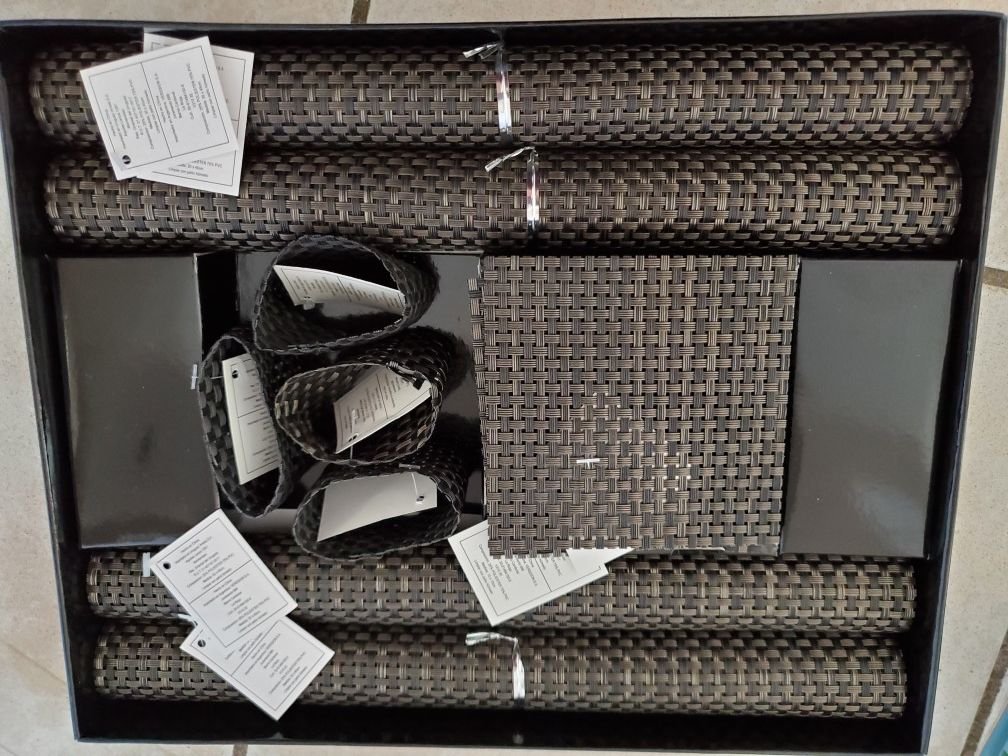 New 4 person place settings