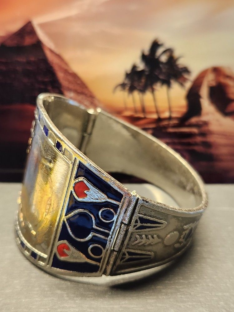 #2136, EXQUISITE EGYPTIAN REVIVAL ENAMELED SCARAB BRACELET, SLIDING BAR CLOSURE.