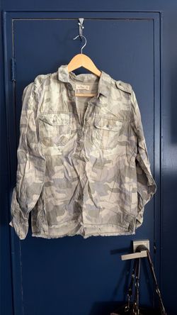 Hollister Camo Shirt-Size medium