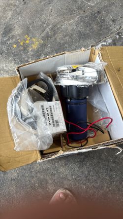 Lewmar - v700 Vertical Windlass
