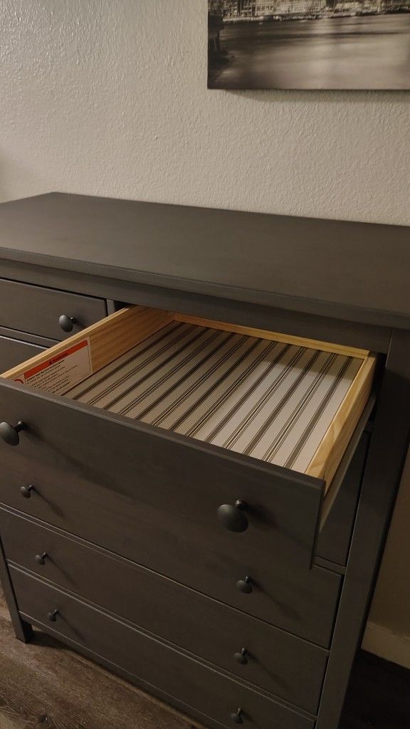 ikea hemnes dresser grey Has Gone Gray - And That's a Good Thing This tall chest of drawers has 6 smooth Hemnes 3-drawer chest Dark Gray