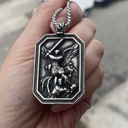 Mens St Saint Michael Archangel Medal Medallion Pendant Necklace Men with chain