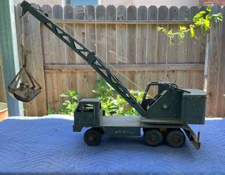 Large Vintage Nylint Pressed Steel Bucket Crane