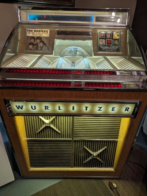 Wurlitzer Jukebox Model 2900