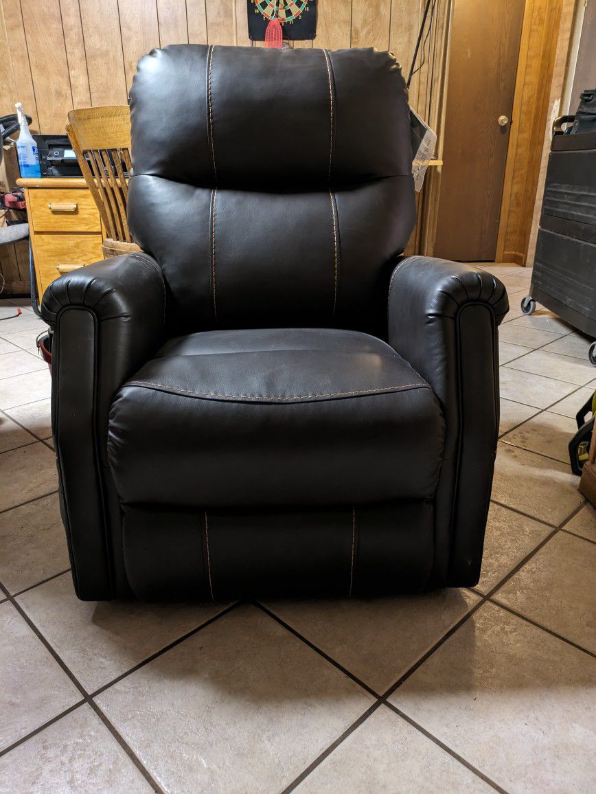 Power Recliner (Ashley's Furniture)