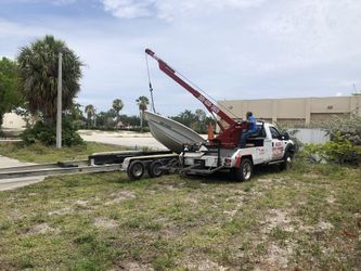 Ayudamos levantar botes y motores