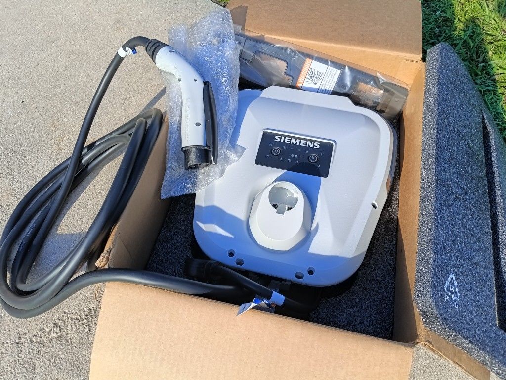 Siemens VersiCharge Electric Vehicle Charger