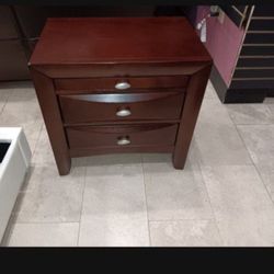 *Winter Closeout Sale!!!*---Classic Emily Merlot Bedroom Sets---From $399!!!---Delivery/Financing Available🤭