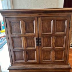 Ethan Allen, solid wood (walnut) Etagere