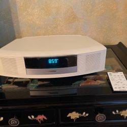 Bose Wave Music System AM-FM Radio Awrcc2w. No CD