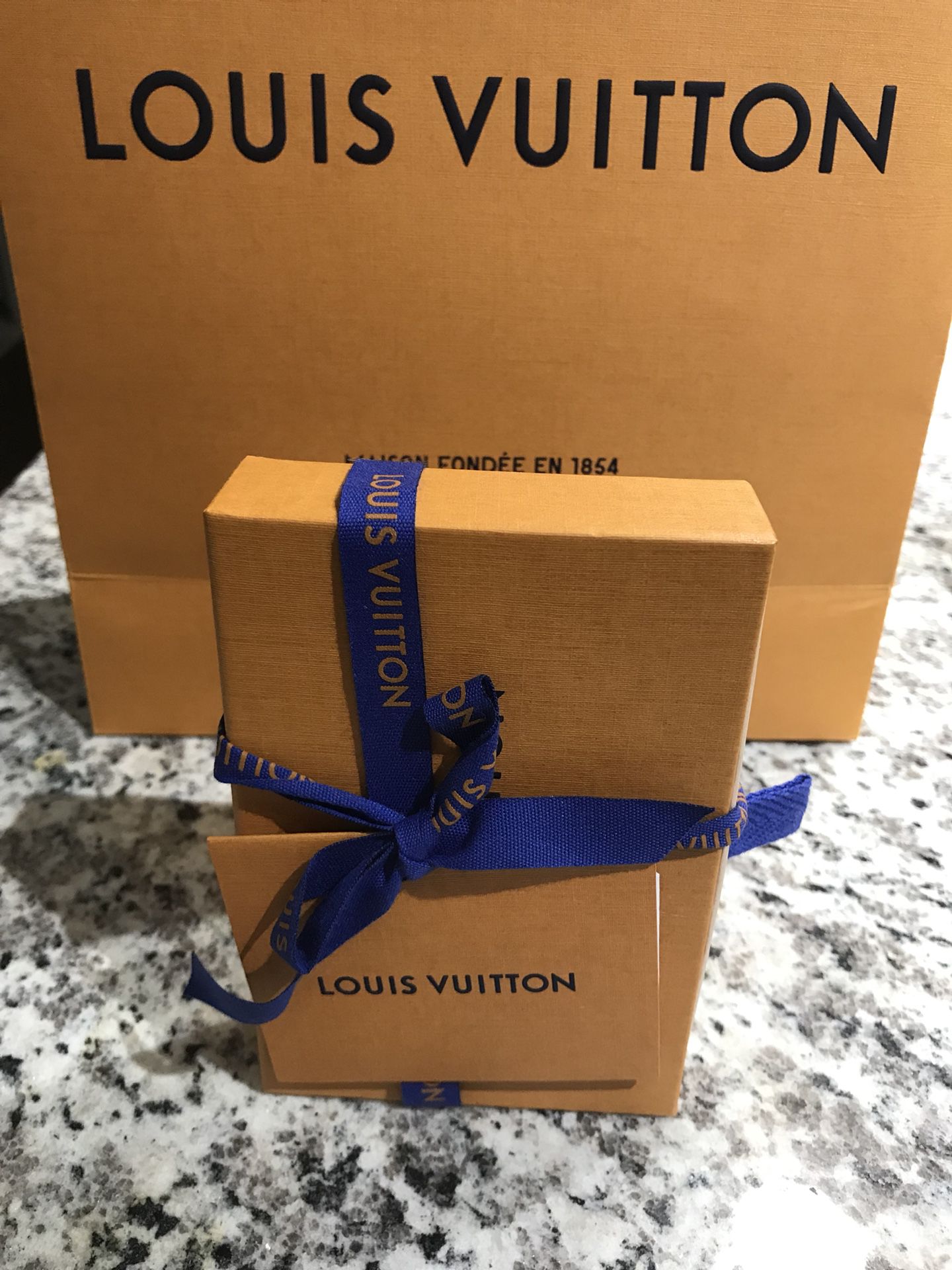 Louis Vuitton wallet NEO PORTE CARTES for Sale in Frisco, TX