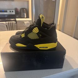 Air Jordan Retro 4 Thunder Mens